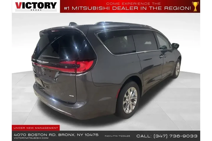 $20028 : Chrysler Pacifica 2021 AWD T image 4