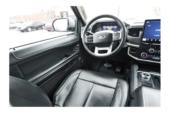 $37739 : Ford Expedition 2023 4x2 XLT image 7