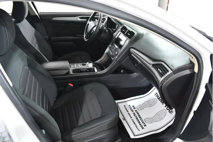 $17955 : Ford Fusion 2020 SE 4dr Seda image 10