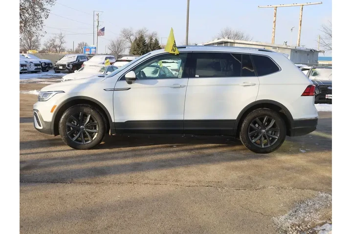 $20977 : Volkswagen Tiguan 2024 SE 4d image 6