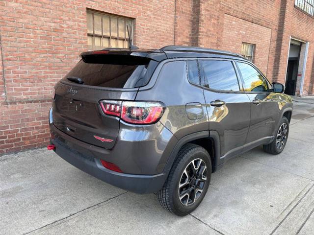 $18500 : 2020 Compass Trailhawk image 8