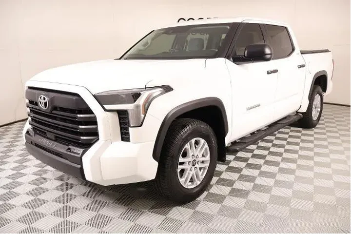 $39928 : Toyota Tundra 2024 4x4 SR5 4 image 10