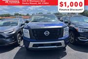 $32390 : PRE-OWNED 2022 NISSAN TITAN SV thumbnail