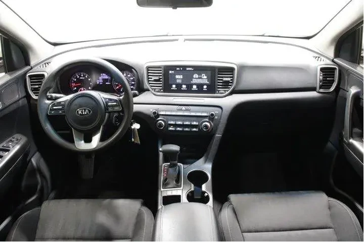 $16925 : Kia Sportage 2022 LX 4dr SUV image 2