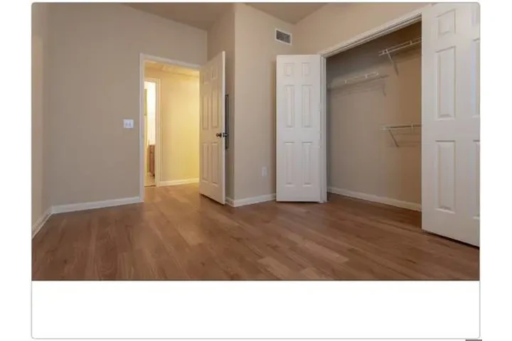$1300 : Dive into comfort image 6