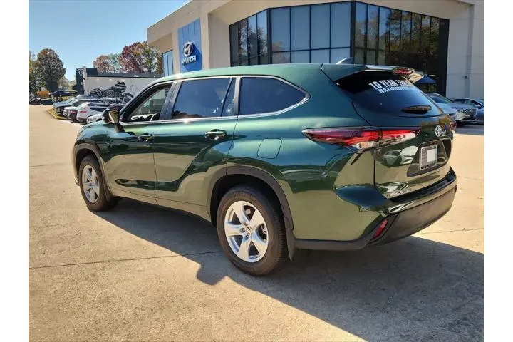 $38598 : Toyota Highlander 2025 LE 4d image 8