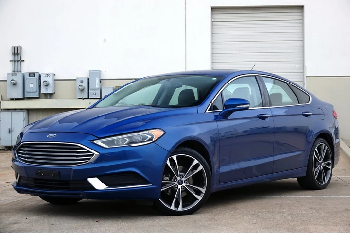 $8500 : 2018 Fusion SE image 2