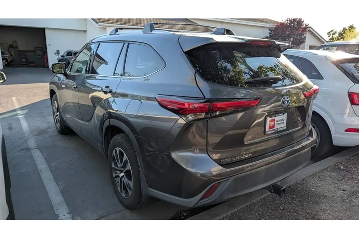 $38990 : 2021 Highlander Hybrid XLE image 5