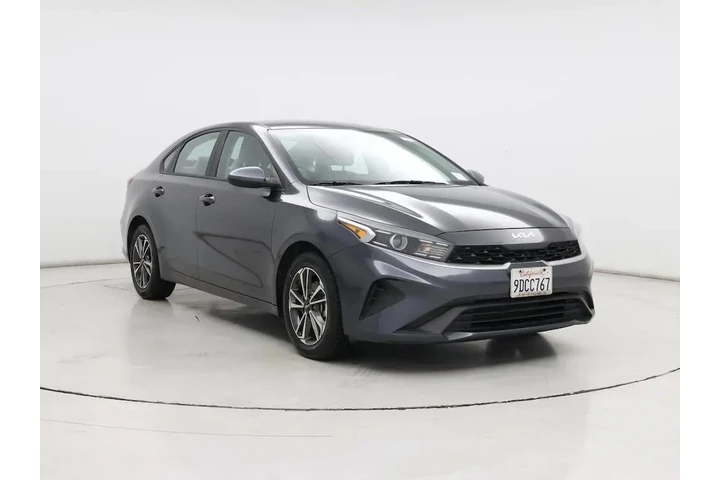 $17998 : Kia Forte 2023 LXS 4dr Sedan image 1