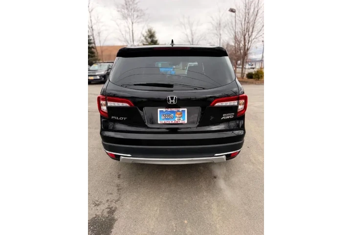 $18500 : 2019 Pilot Touring w/Rear Cap image 10