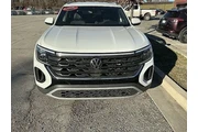 $31988 : Volkswagen Atlas Cross Sport thumbnail