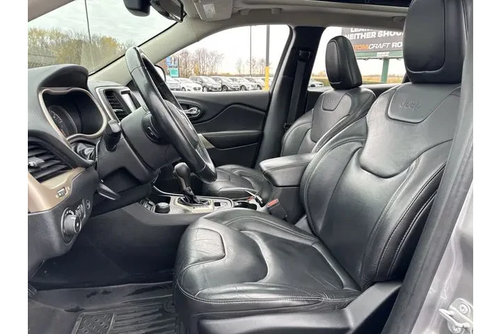 $9122 : Pre-Owned 2018 Cherokee Limit image 3