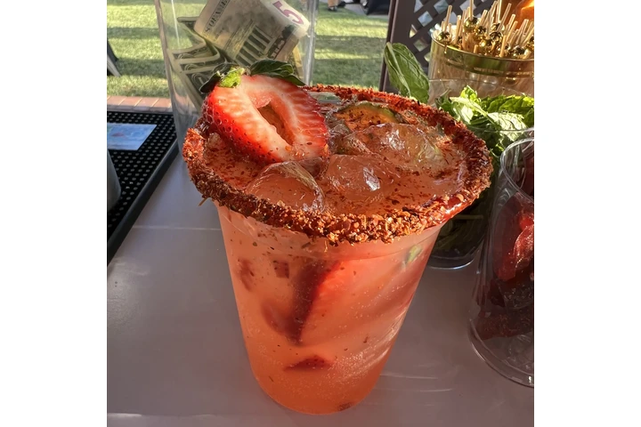 Tipsy drinks bartending image 2