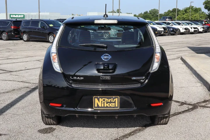 $7349 : 2017 LEAF SL image 5