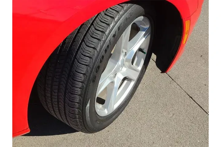 $24806 : Chevrolet Camaro 2023 LT 2dr image 7