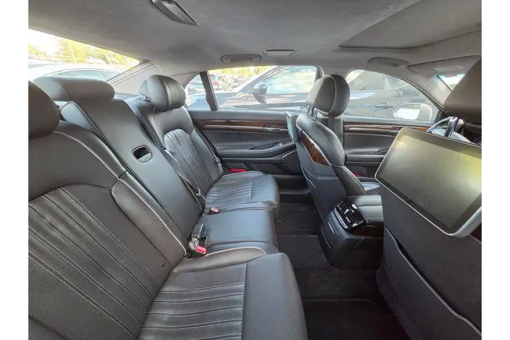 $29991 : Genesis G90 2018 5.0 Ultimat image 9