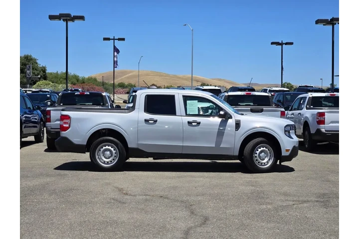 $28999 : Ford Maverick 2026 AWD XL 4d image 3