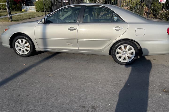 $4600 : 2004 Toyota Camry XLE Senda 4D image 7