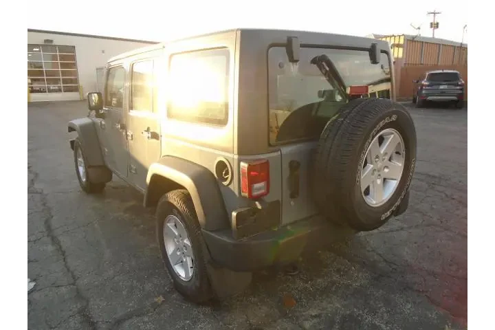 $15999 : Jeep Wrangler Unlimited 2014 image 4