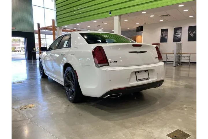 $23129 : Chrysler 300 2022 Touring L image 5