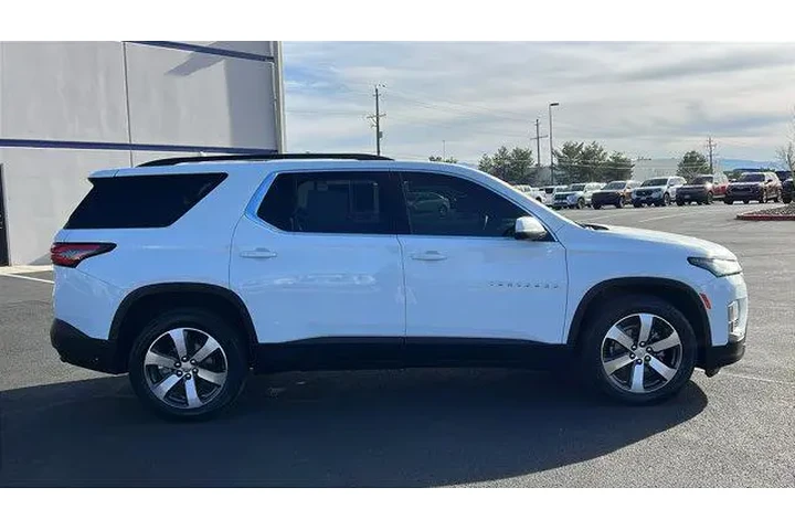 $35984 : Chevrolet Traverse 2023 4x4 image 4