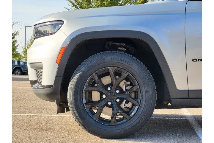 $28997 : Jeep Grand Cherokee L 2024 4 image 9