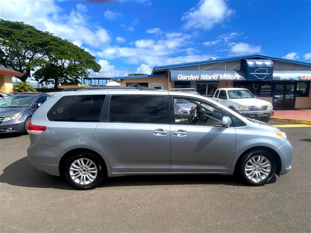 $8995 : 2011 Sienna image 4