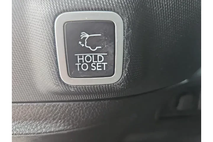 $28400 : Jeep Grand Cherokee 2024 4x4 image 10