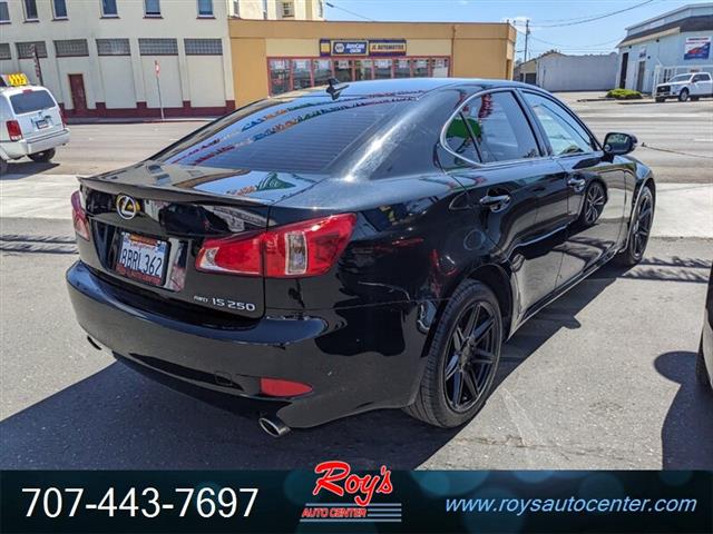 $15995 : 2011 IS 250 AWD Sedan image 5