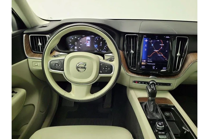 $24998 : Volvo XC60 2021 T5 Momentum image 10