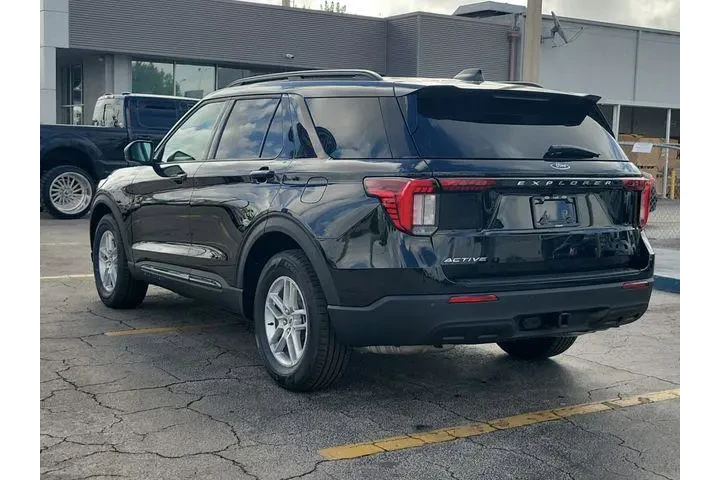 $36990 : Ford Explorer 2026 Active 4d image 3
