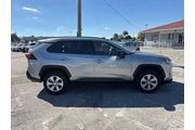 $19888 : Toyota RAV4 2021 LE 4dr SUV thumbnail