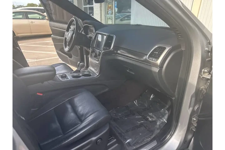 2018 Grand Cherokee Limited image 5