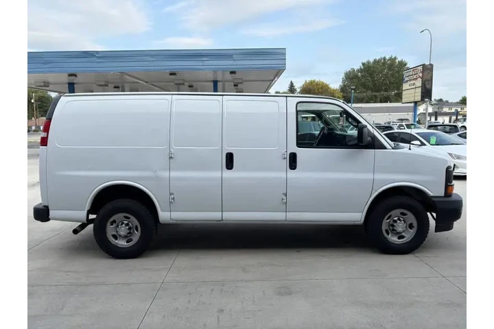 $18990 : 2017 Express 2500 image 6