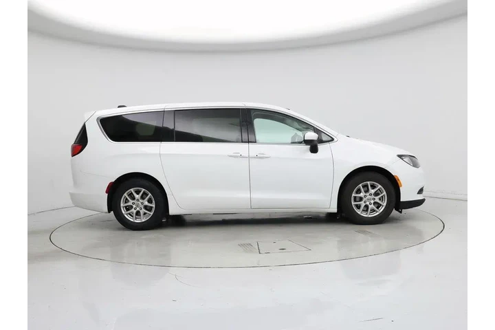 $21998 : Chrysler Voyager 2022 LX 4dr image 7