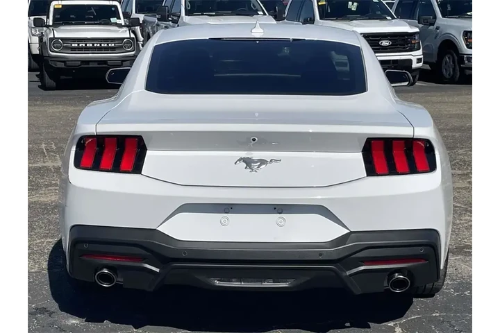 $27499 : Ford Mustang 2024 EcoBoost 2 image 4