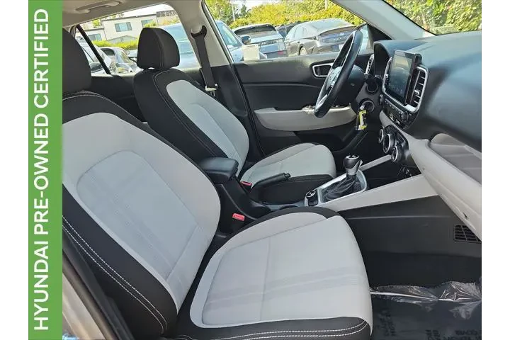 $17979 : Hyundai VENUE 2023 SEL 4dr C image 10