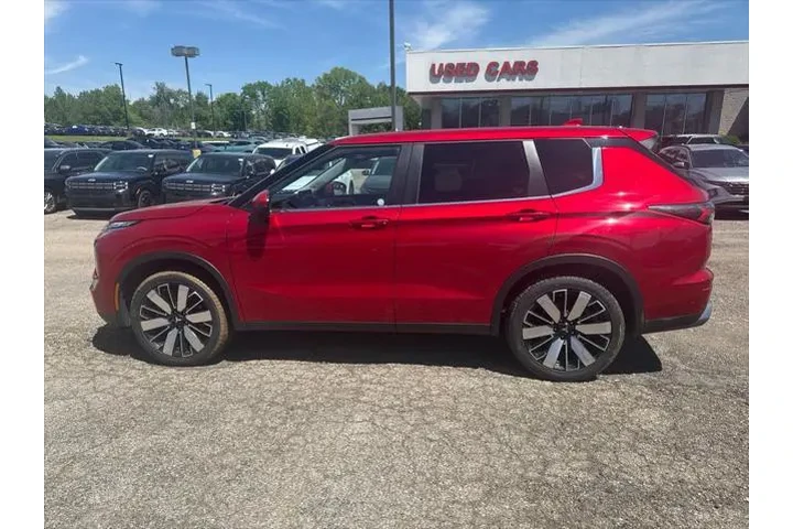 $25477 : Mitsubishi Outlander 2025 SE image 2