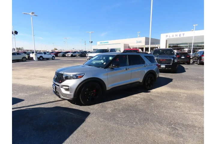 $39999 : Ford Explorer 2023 AWD ST 4d image 2