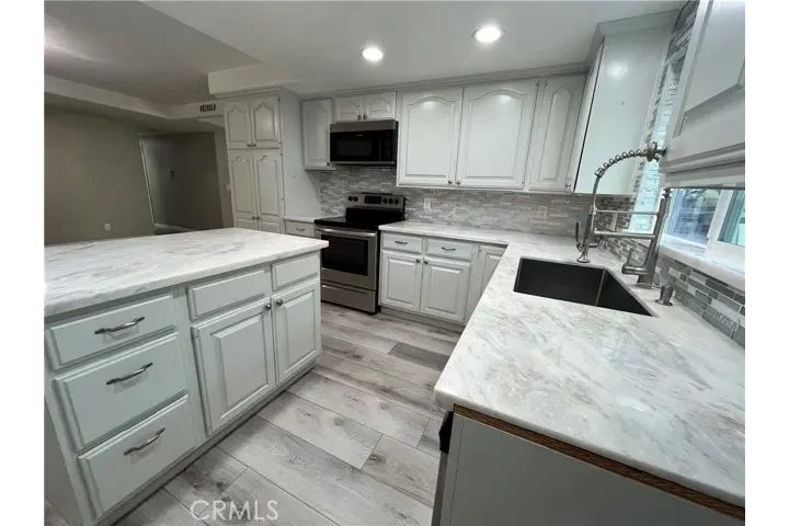 $2600 : HUNTINGTON PARK RENTO CASA image 1