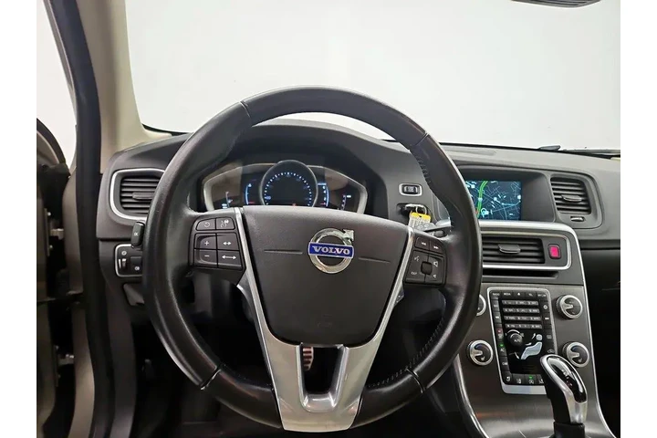 $13998 : Volvo V60 2016 T5 Drive-E Pl image 10