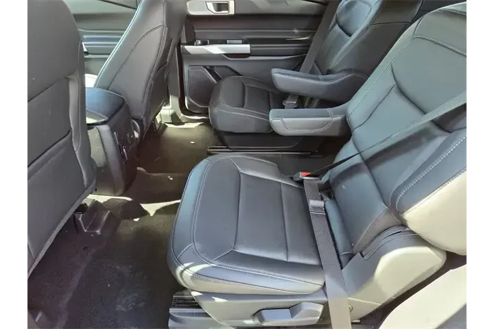 $30936 : Ford Explorer 2024 XLT 4dr S image 8