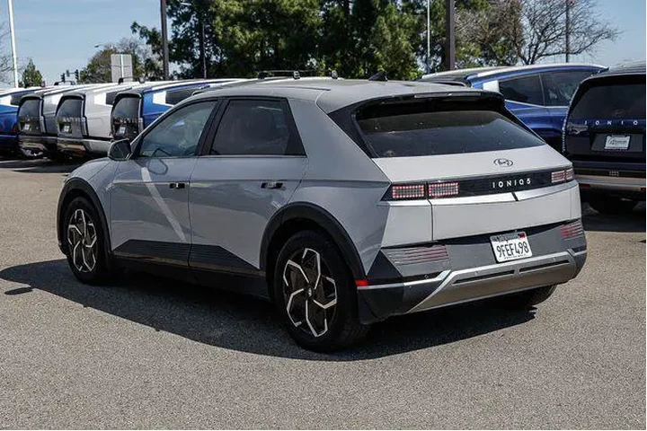 $24992 : Hyundai IONIQ 5 2023 SEL 4dr image 2