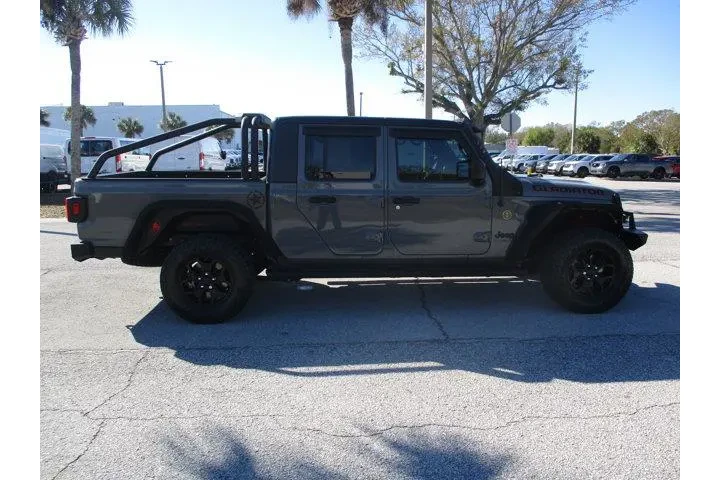 $26995 : Jeep Gladiator 2020 4x4 Spor image 8