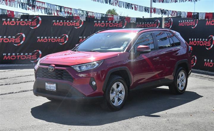 $24457 : RAV4 XLE image 3