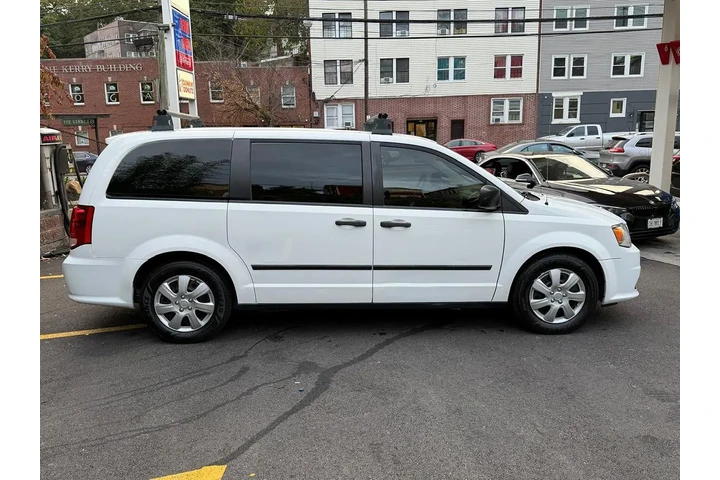 $9995 : 2016 Grand Caravan American V image 6