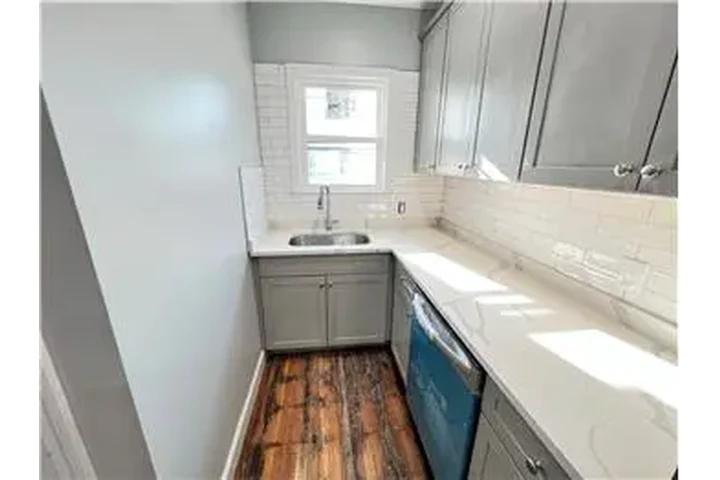 $3600 : Rental property with 3 bedro image 4