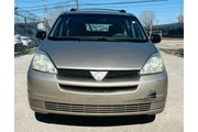 2004 Sienna LE 8 Passenger en Chicago