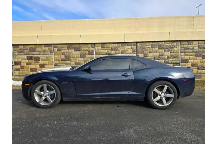$10701 : Chevrolet Camaro 2012 LT 2dr image 2