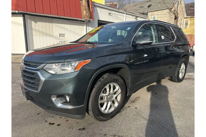 $15995 : 2019 Traverse LT Cloth image 3
